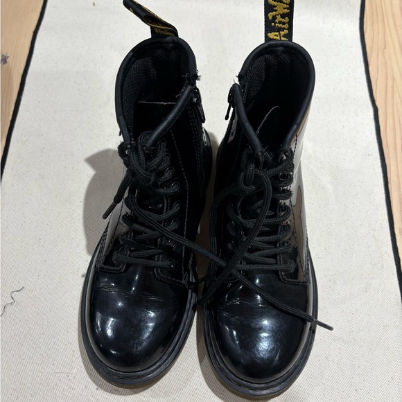 EUC-Junior 1460 Patent Leather Lace Up
Boots in Black | Dr. Martens - Picture 13 of 13